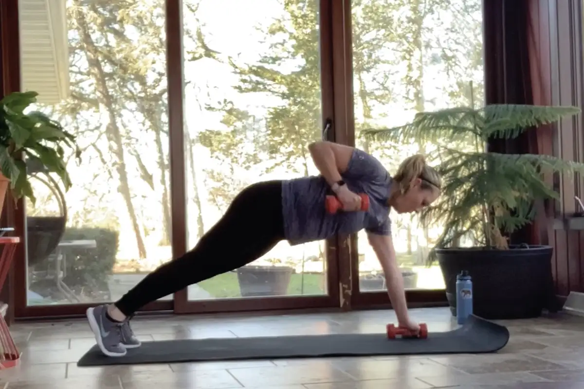 feat_carido-mix-strength-class-with-carol-3.30.20-blog-image