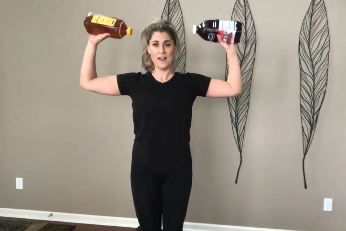 feat_04.02.20-shoulders-workout-with-lauren