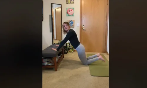 feat_04.02.20-workout-courtney